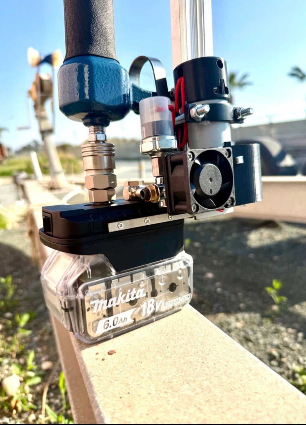 Mini Air Compressor – Milwaukee M18, DeWalt 20V, Makita 18V & More